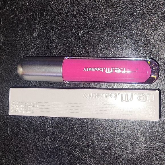 Rem Beauty Essential Drip Glossy Balm In Strawberry Soda BNIB - Picture 9 of 9